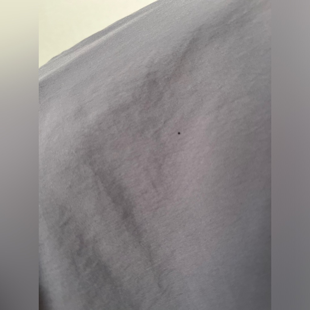 EUC Men's Mountain Hardware Gray shirt - Picture 10 of 16